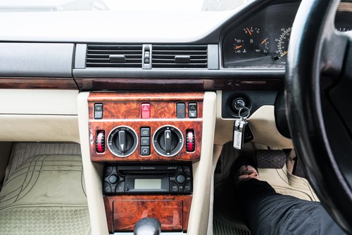 1994 Mercedes-Benz C124 E320 Cabriolet En venta (imagen 52 de 205)