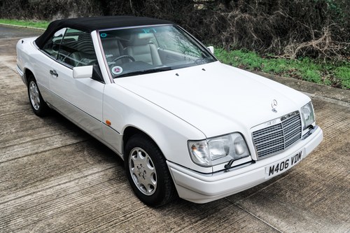 1994 Mercedes-Benz C124 E320 Cabriolet En venta (imagen 27 de 205)