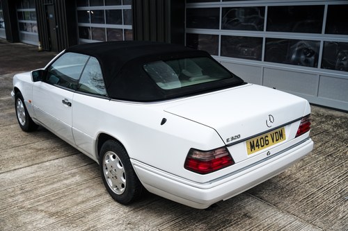 1994 Mercedes-Benz C124 E320 Cabriolet En venta (imagen 19 de 205)