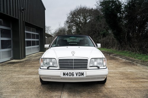 1994 Mercedes-Benz C124 E320 Cabriolet En venta (imagen 10 de 205)