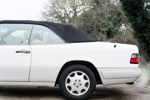 1994 Mercedes-Benz C124 E320 Cabriolet En venta (imagen 142 de 205)