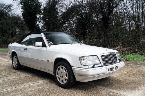 1994 Mercedes-Benz C124 E320 Cabriolet En venta (imagen 11 de 205)