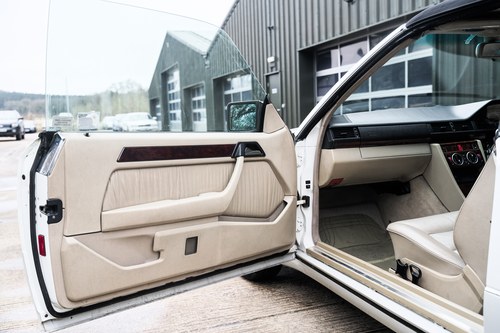 1994 Mercedes-Benz C124 E320 Cabriolet En venta (imagen 45 de 205)