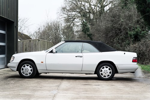 1994 Mercedes-Benz C124 E320 Cabriolet En venta (imagen 39 de 205)