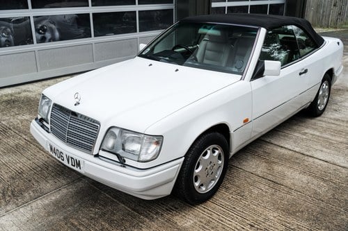 1994 Mercedes-Benz C124 E320 Cabriolet En venta (imagen 28 de 205)