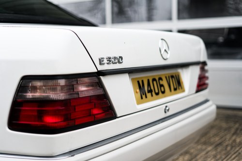 1994 Mercedes-Benz C124 E320 Cabriolet En venta (imagen 118 de 205)
