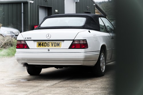 1994 Mercedes-Benz C124 E320 Cabriolet En venta (imagen 137 de 205)