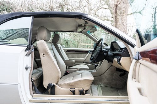 1994 Mercedes-Benz C124 E320 Cabriolet En venta (imagen 47 de 205)