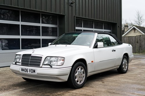 1994 Mercedes-Benz C124 E320 Cabriolet En venta (imagen 6 de 205)