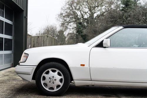 1994 Mercedes-Benz C124 E320 Cabriolet En venta (imagen 141 de 205)