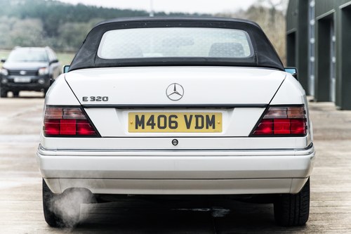 1994 Mercedes-Benz C124 E320 Cabriolet En venta (imagen 33 de 205)