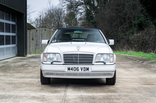 1994 Mercedes-Benz C124 E320 Cabriolet En venta (imagen 24 de 205)
