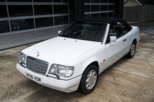 1994 Mercedes-Benz C124 E320 Cabriolet En venta (imagen 18 de 205)