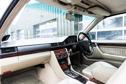 1994 Mercedes-Benz C124 E320 Cabriolet En venta (imagen 69 de 205)