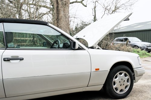 1994 Mercedes-Benz C124 E320 Cabriolet En venta (imagen 107 de 205)
