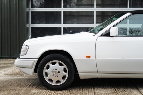 1994 Mercedes-Benz C124 E320 Cabriolet En venta (imagen 116 de 205)