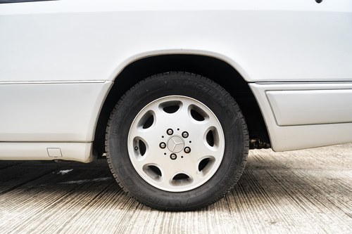 1994 Mercedes-Benz C124 E320 Cabriolet En venta (imagen 42 de 205)