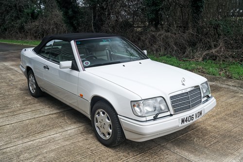 1994 Mercedes-Benz C124 E320 Cabriolet En venta (imagen 16 de 205)