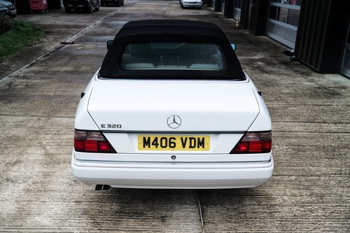 1994 Mercedes-Benz C124 E320 Cabriolet En venta (imagen 20 de 205)
