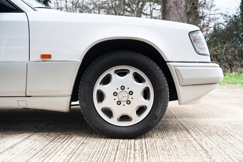 1994 Mercedes-Benz C124 E320 Cabriolet En venta (imagen 40 de 205)