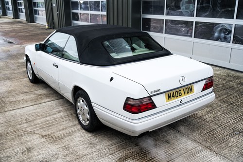 1994 Mercedes-Benz C124 E320 Cabriolet En venta (imagen 29 de 205)