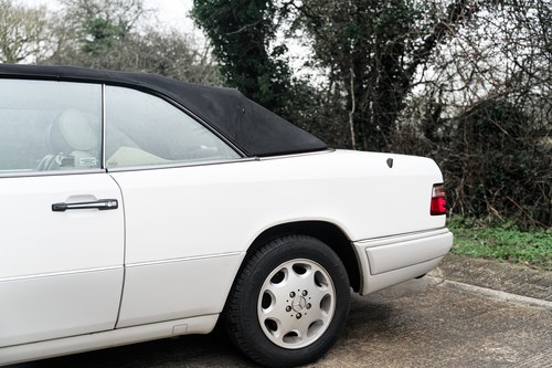 1994 Mercedes-Benz C124 E320 Cabriolet En venta (imagen 140 de 205)