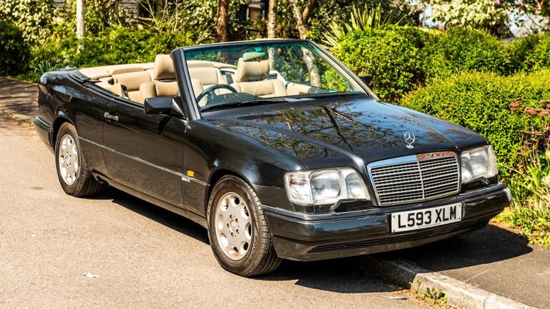 1994 Mercedes-Benz E320 Cabriolet For Sale (picture 1 of 198)