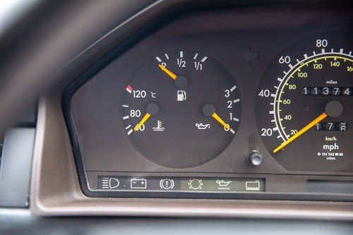 1995 Mercedes-Benz E320 Coupe zum Verkauf (Bild 44 von 186)