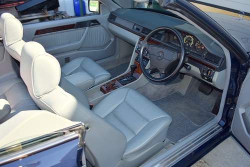 1993 Mercedes-Benz E320 Sportline Cabriolet In vendita (immagine 38 di 143)