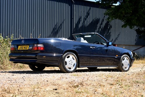 1993 Mercedes-Benz E320 Sportline Cabriolet In vendita (immagine 13 di 143)