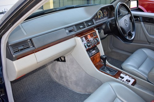 1993 Mercedes-Benz E320 Sportline Cabriolet In vendita (immagine 28 di 143)