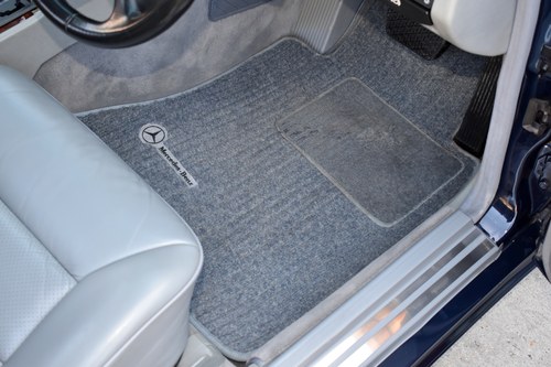 1993 Mercedes-Benz E320 Sportline Cabriolet In vendita (immagine 55 di 143)