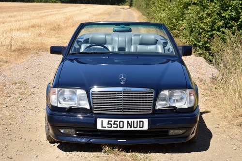 1993 Mercedes-Benz E320 Sportline Cabriolet In vendita (immagine 2 di 143)