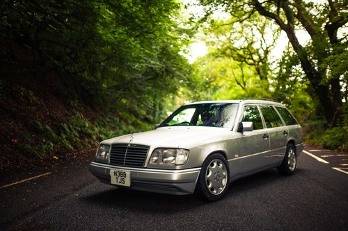 1995 Mercedes-Benz E320 24V Limited Wagon (W124) 7 seater à venda (imagem 11 de 87)