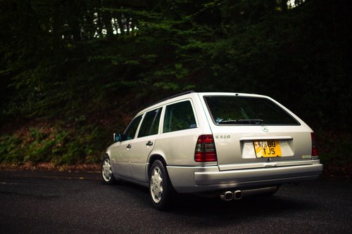 1995 Mercedes-Benz E320 24V Limited Wagon (W124) 7 seater à venda (imagem 14 de 87)
