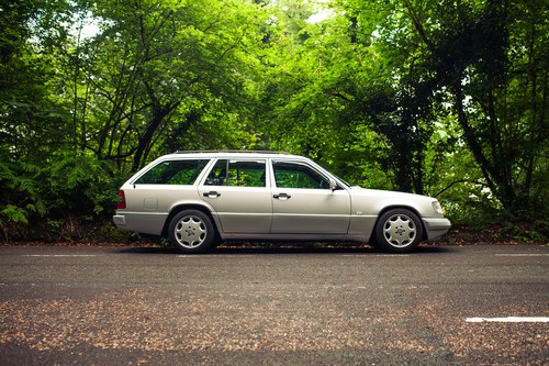 1995 Mercedes-Benz E320 24V Limited Wagon (W124) 7 seater à venda (imagem 7 de 87)