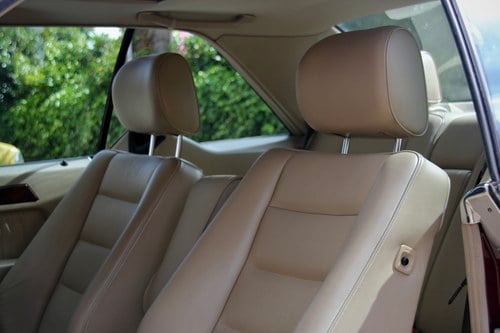 1995 Mercedes-Benz E320 (W124) For Sale (picture 29 of 166)