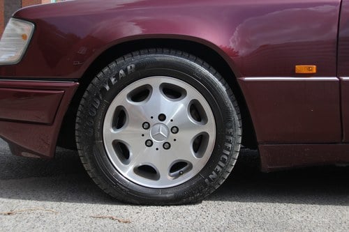 1995 Mercedes-Benz E320 (W124) For Sale (picture 19 of 166)