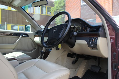 1995 Mercedes-Benz E320 (W124) For Sale (picture 60 of 166)