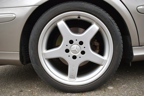2004 Mercedes-Benz E500 Avantgarde Estate (W211) till salu (bild 18 av 165)