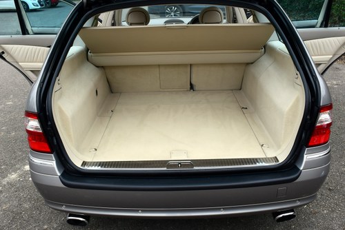 2004 Mercedes-Benz E500 Avantgarde Estate (W211) till salu (bild 73 av 165)