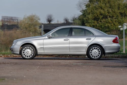 2004 Mercedes-Benz E500 Elegance (W211 series) zum Verkauf (Bild 11 von 141)