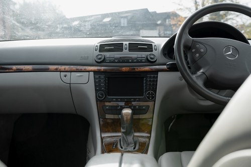 2004 Mercedes-Benz E500 Elegance (W211 series) zum Verkauf (Bild 64 von 141)