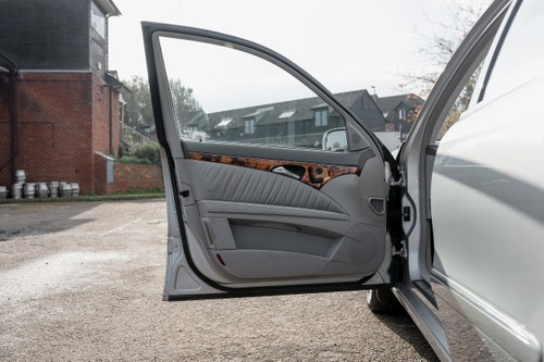 2004 Mercedes-Benz E500 Elegance (W211 series) zum Verkauf (Bild 67 von 141)