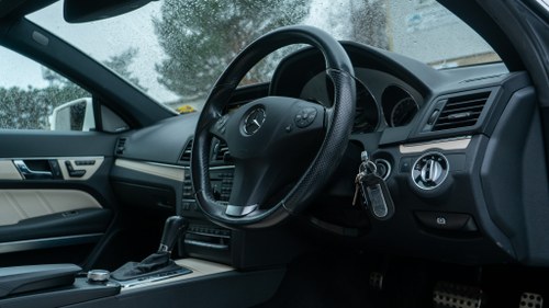 2010 Mercedes-Benz E500 Sport Coupé (C207) à vendre (picture 15 of 94)