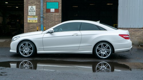 2010 Mercedes-Benz E500 Sport Coupé (C207) à vendre (picture 8 of 94)
