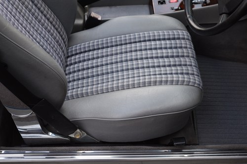 1988 Mercedes-Benz 300 SL (R107) In vendita (immagine 68 di 196)