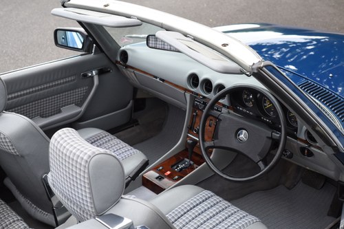 1988 Mercedes-Benz 300 SL (R107) In vendita (immagine 47 di 196)