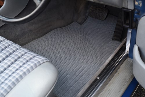 1988 Mercedes-Benz 300 SL (R107) In vendita (immagine 64 di 196)