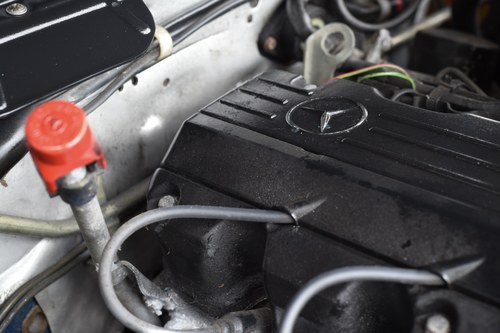 1988 Mercedes-Benz 300 SL (R107) In vendita (immagine 146 di 196)